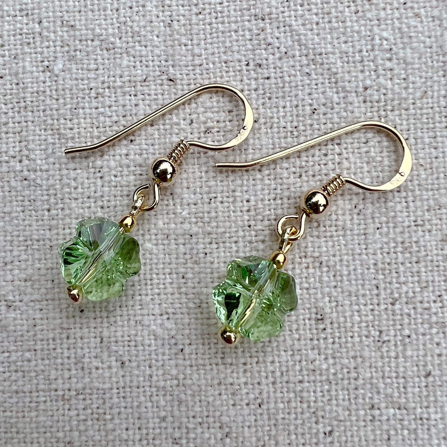 Pendientes peridot en plata chapada