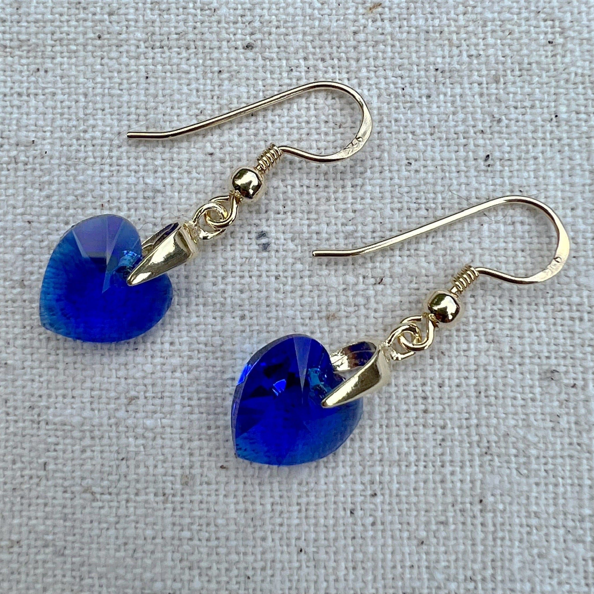 Pendientes en Majectic Blue y plata chapada oro