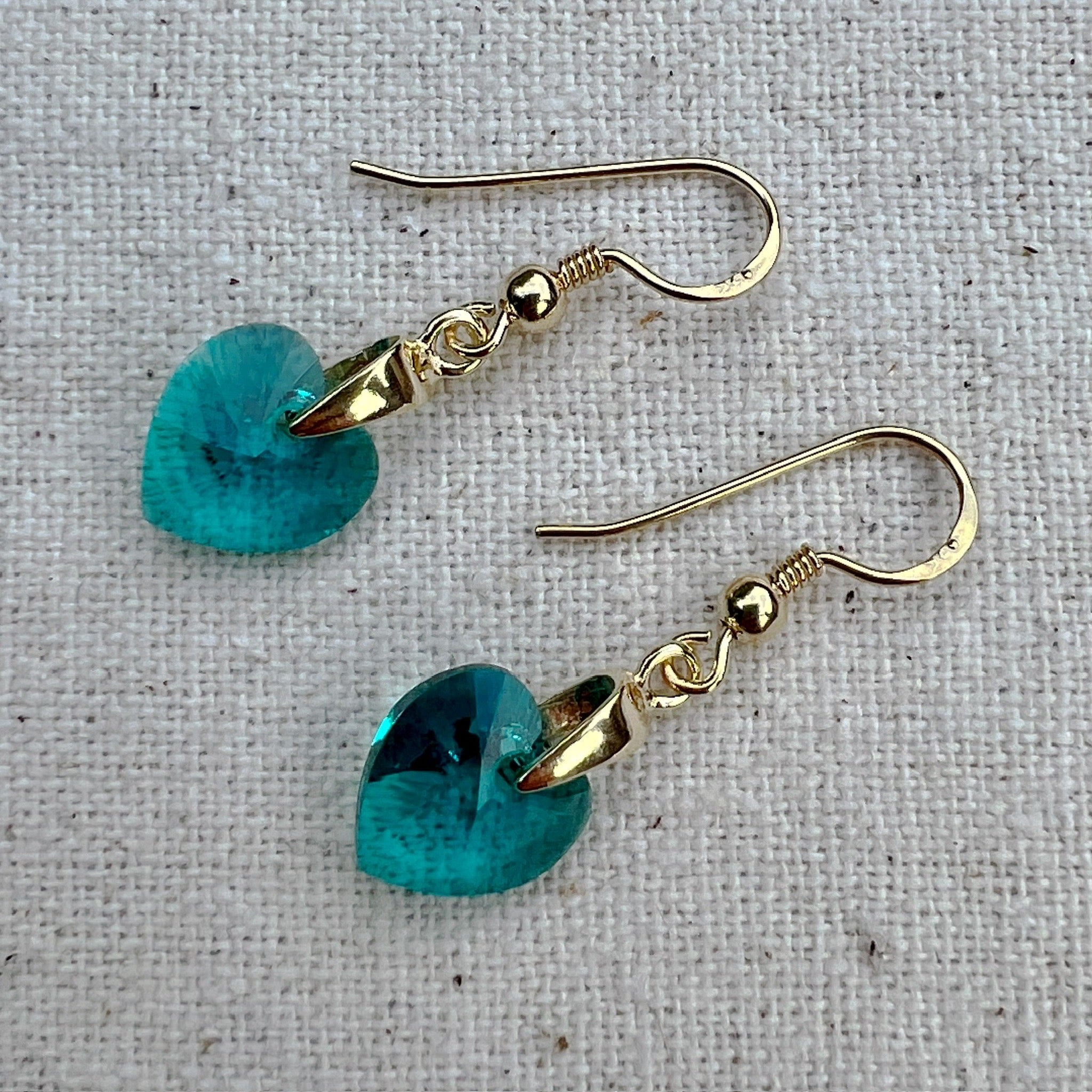 Pendientes en Blue Zircon y plata chapada oro