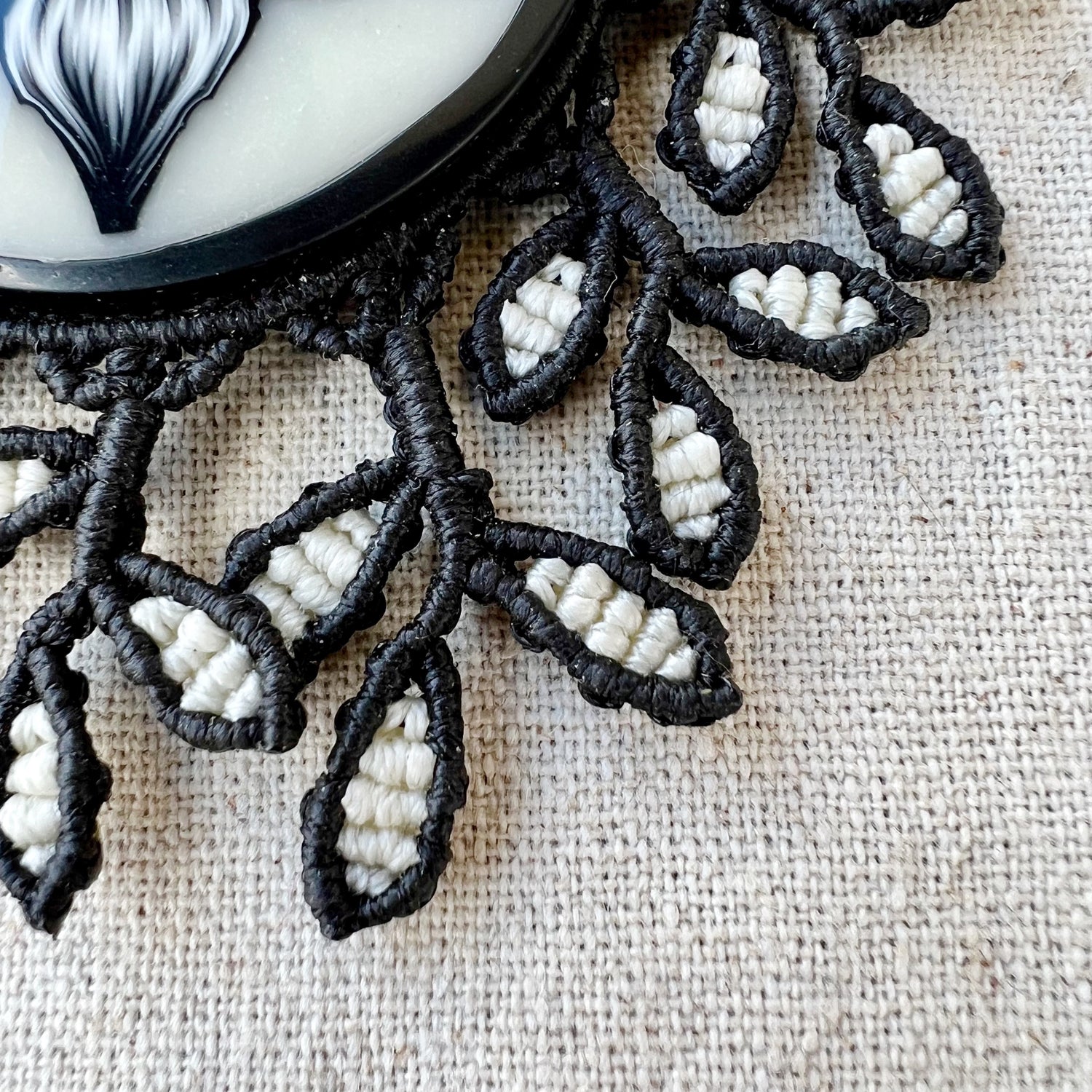 Detalle del trabajo de macramé