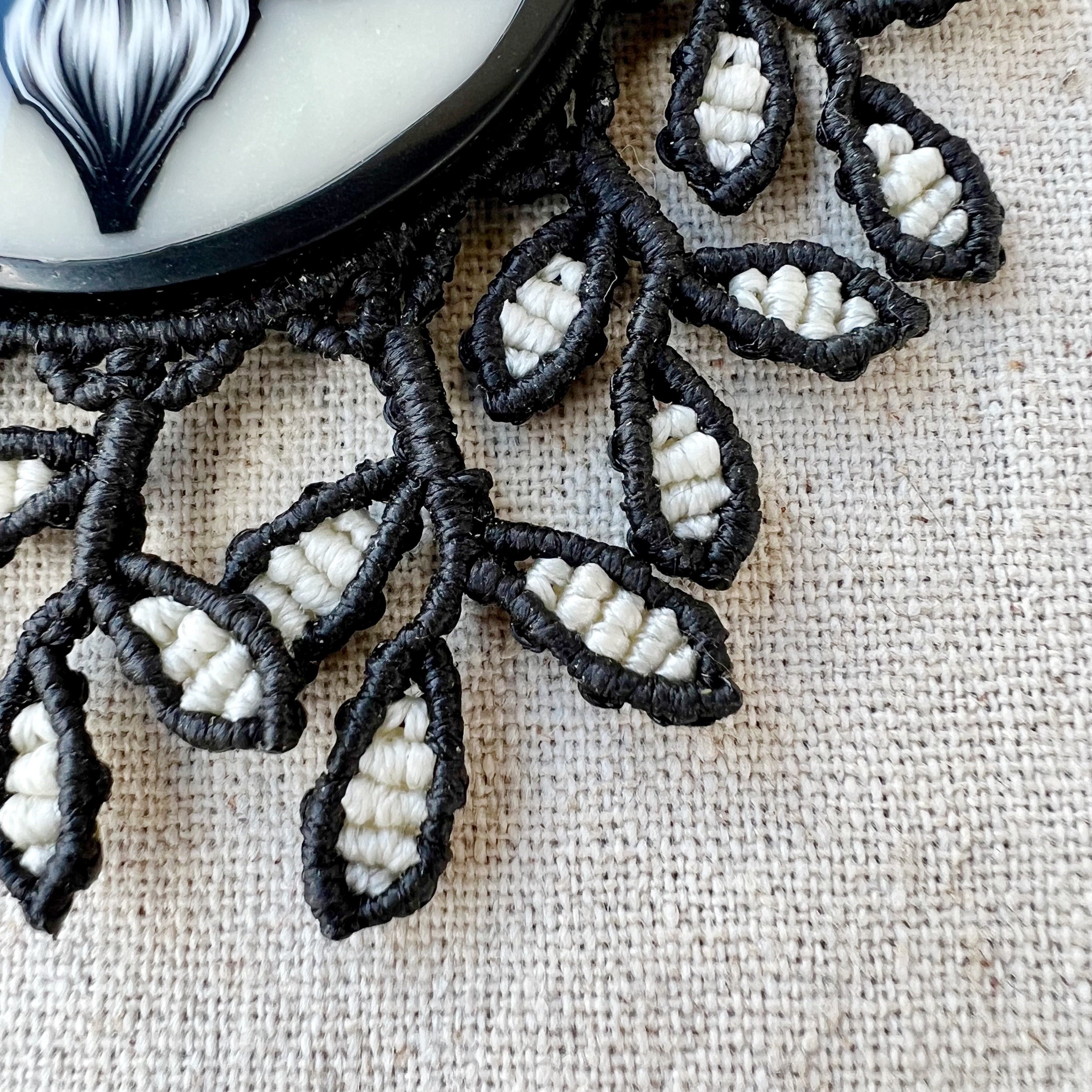 Detalle del trabajo de macramé