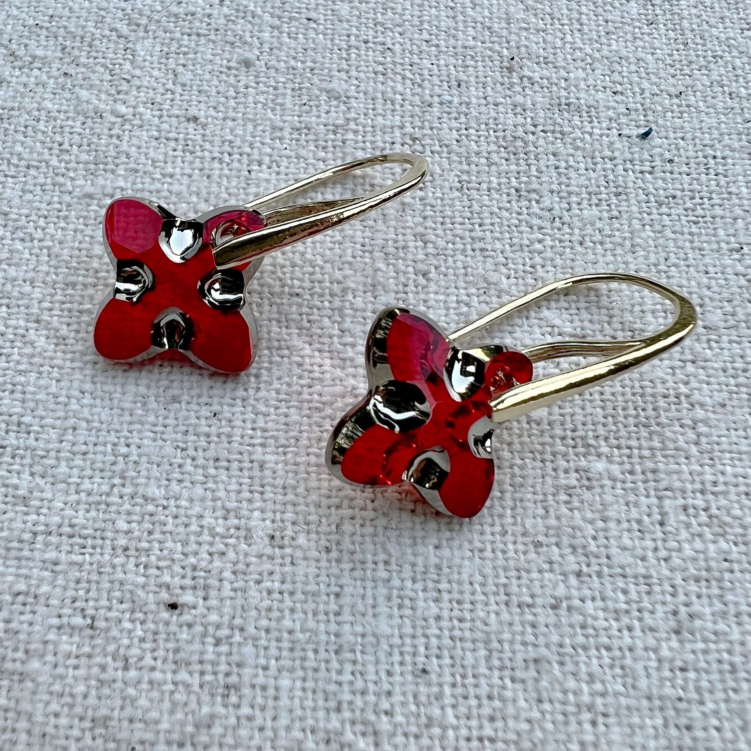 Pendientes en Light Siam y plata chapada