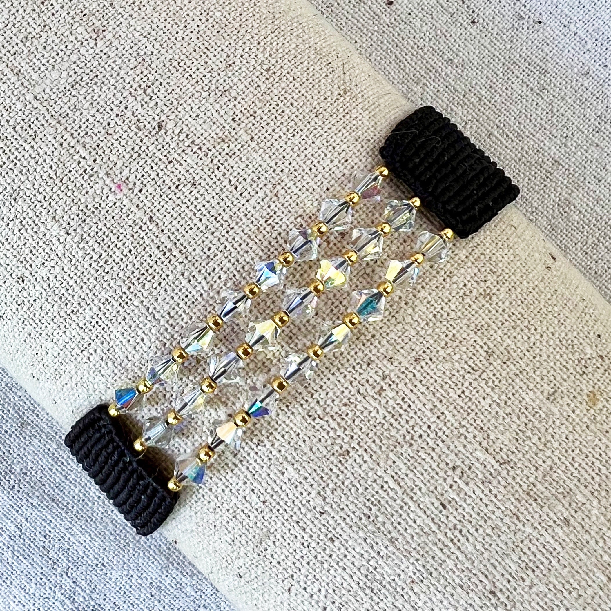 Pulsera en blanco y negro y plata chapada