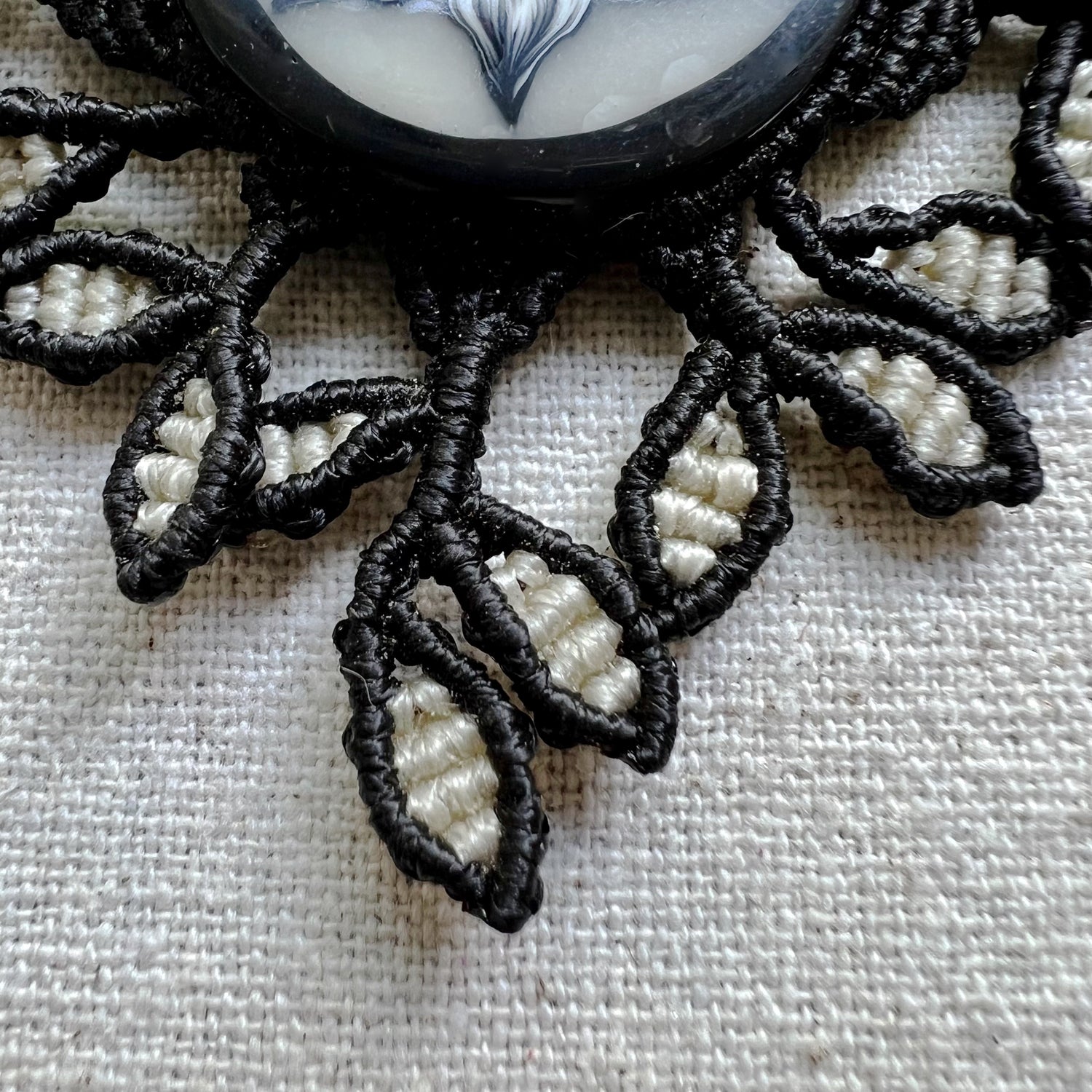 Detalle del trabajo de macramé