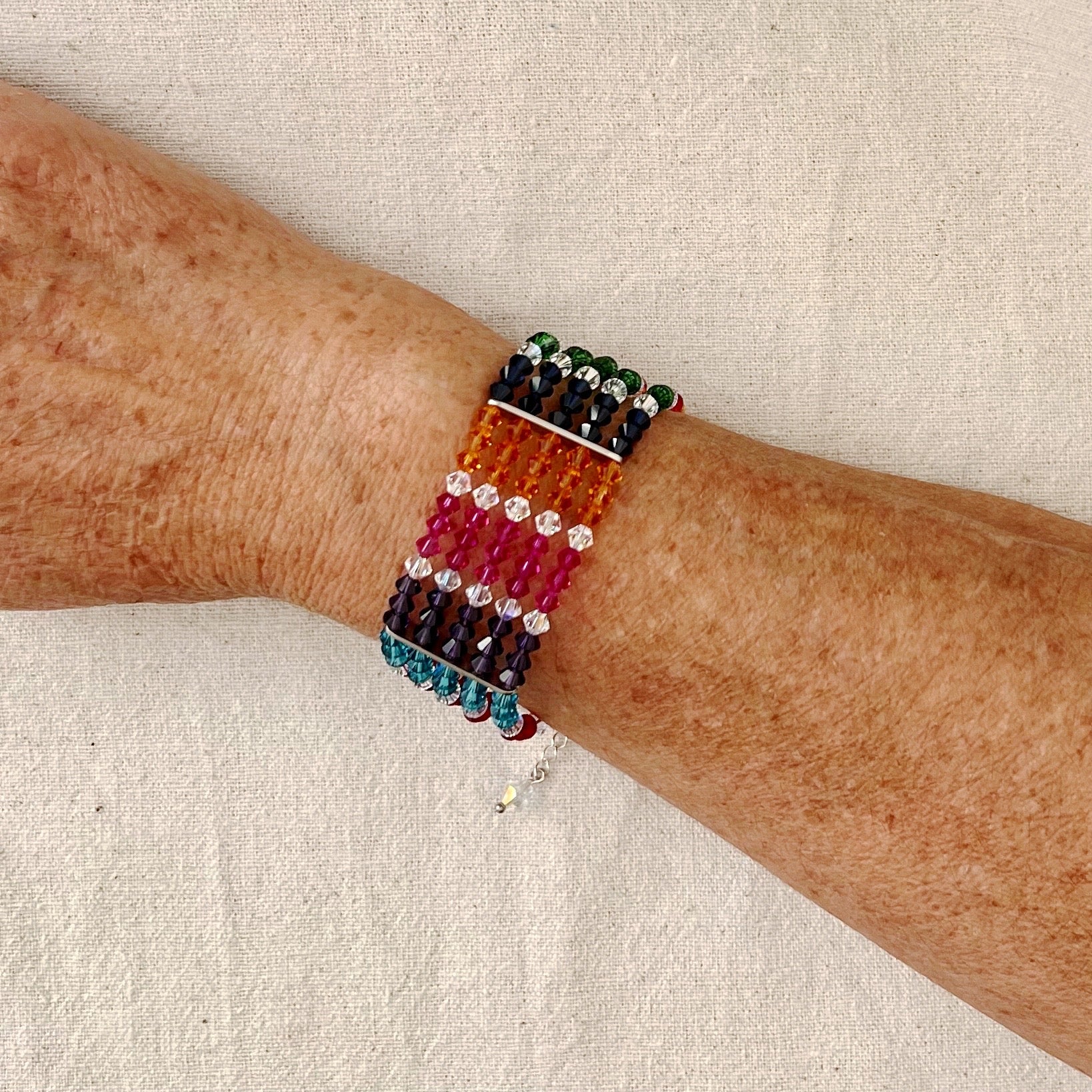 Pulsera de Plata de Ley y Cristal Tallado. Hecho a mano por CucuArt