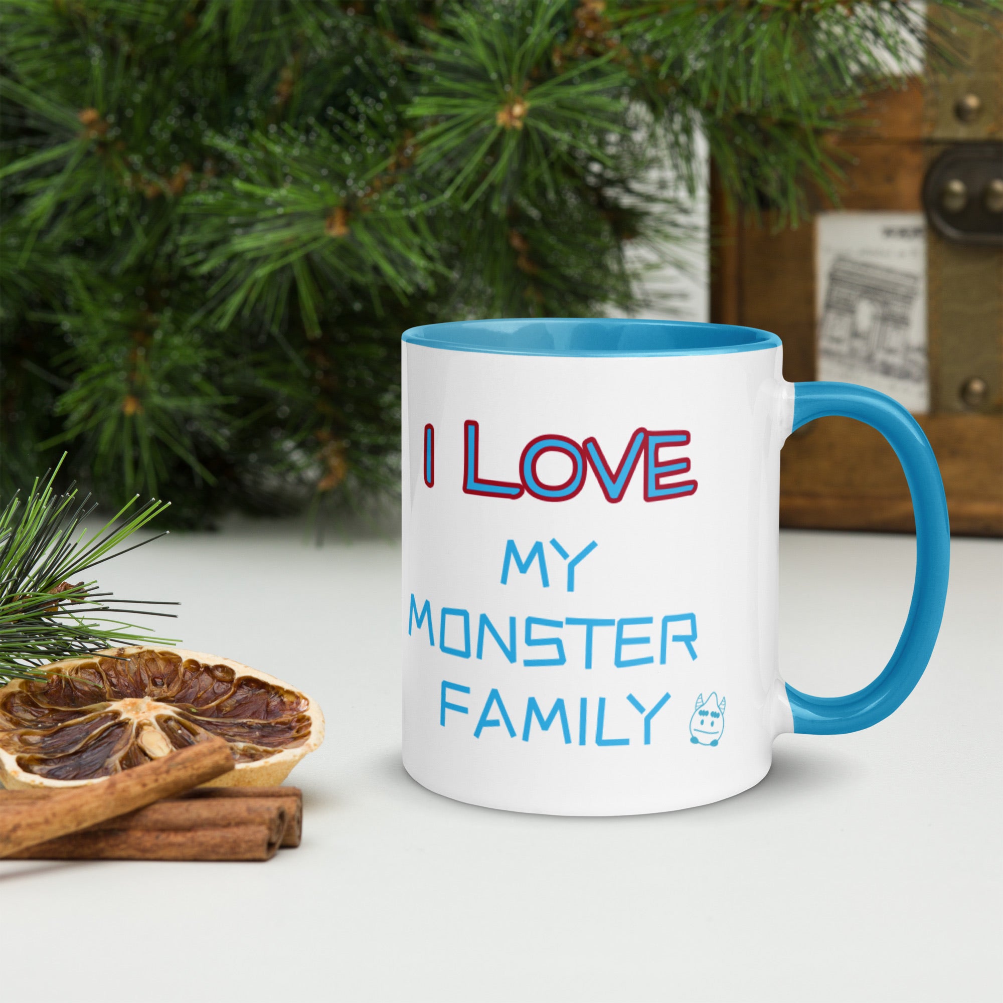 Taza infantil “I love my monster family”. Diseño exclusivo de CucuArt