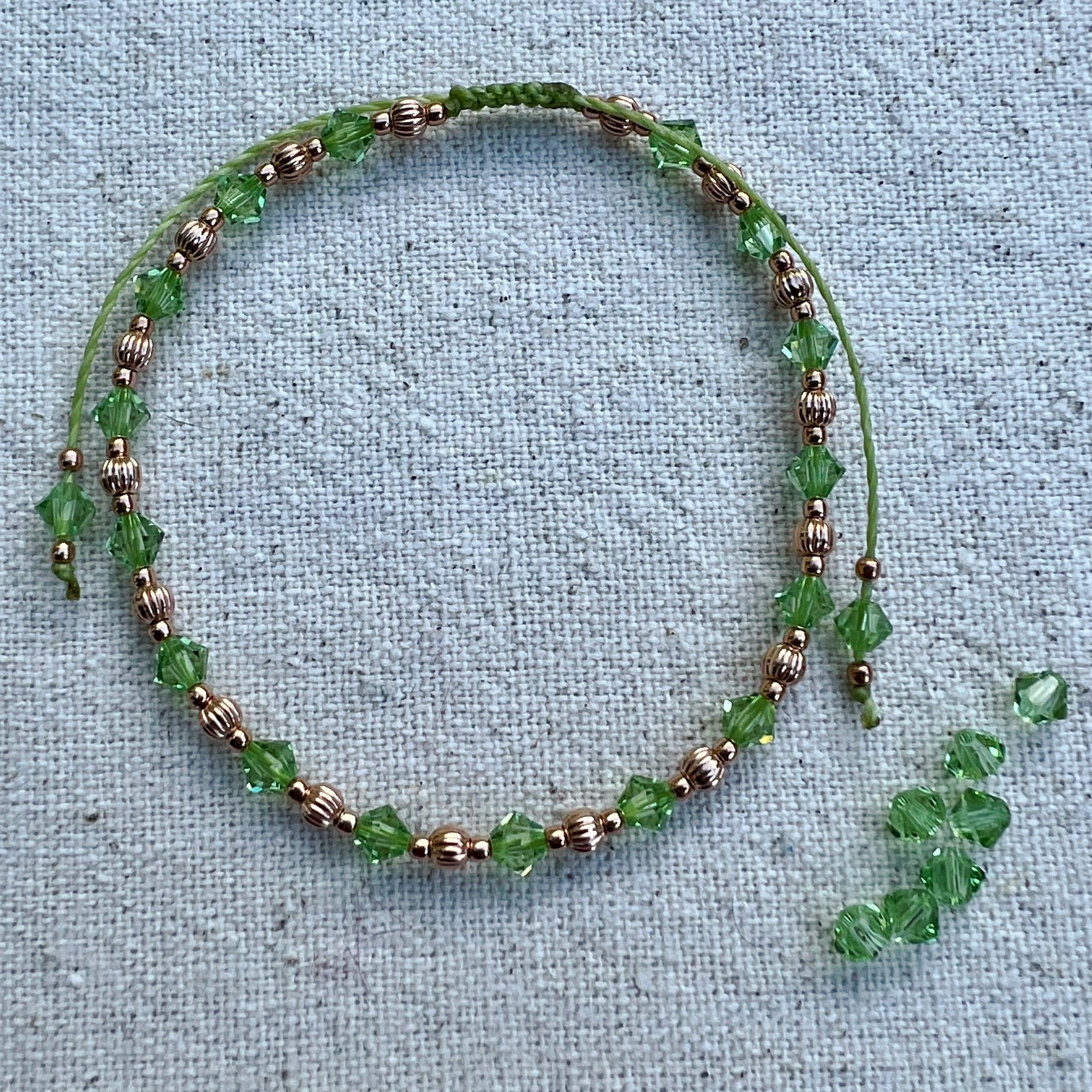 Pulsera verde con plata chapada oro rosa