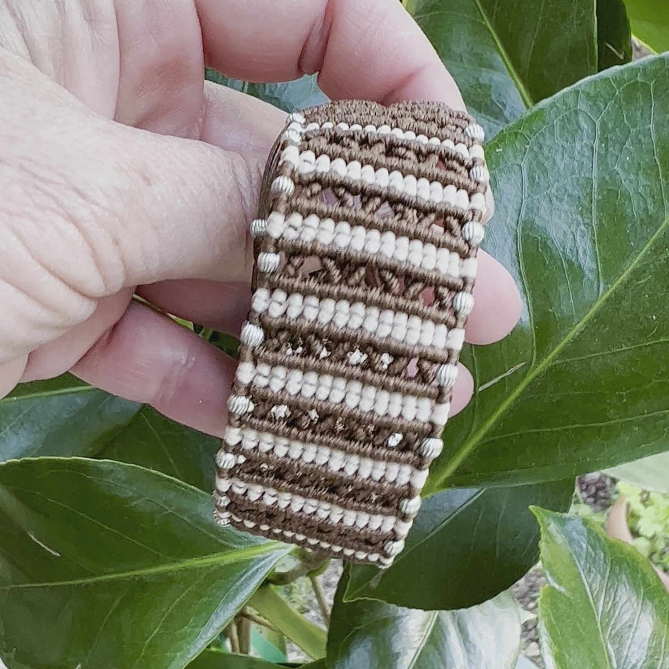 Vídeo con detalles de la pulsera