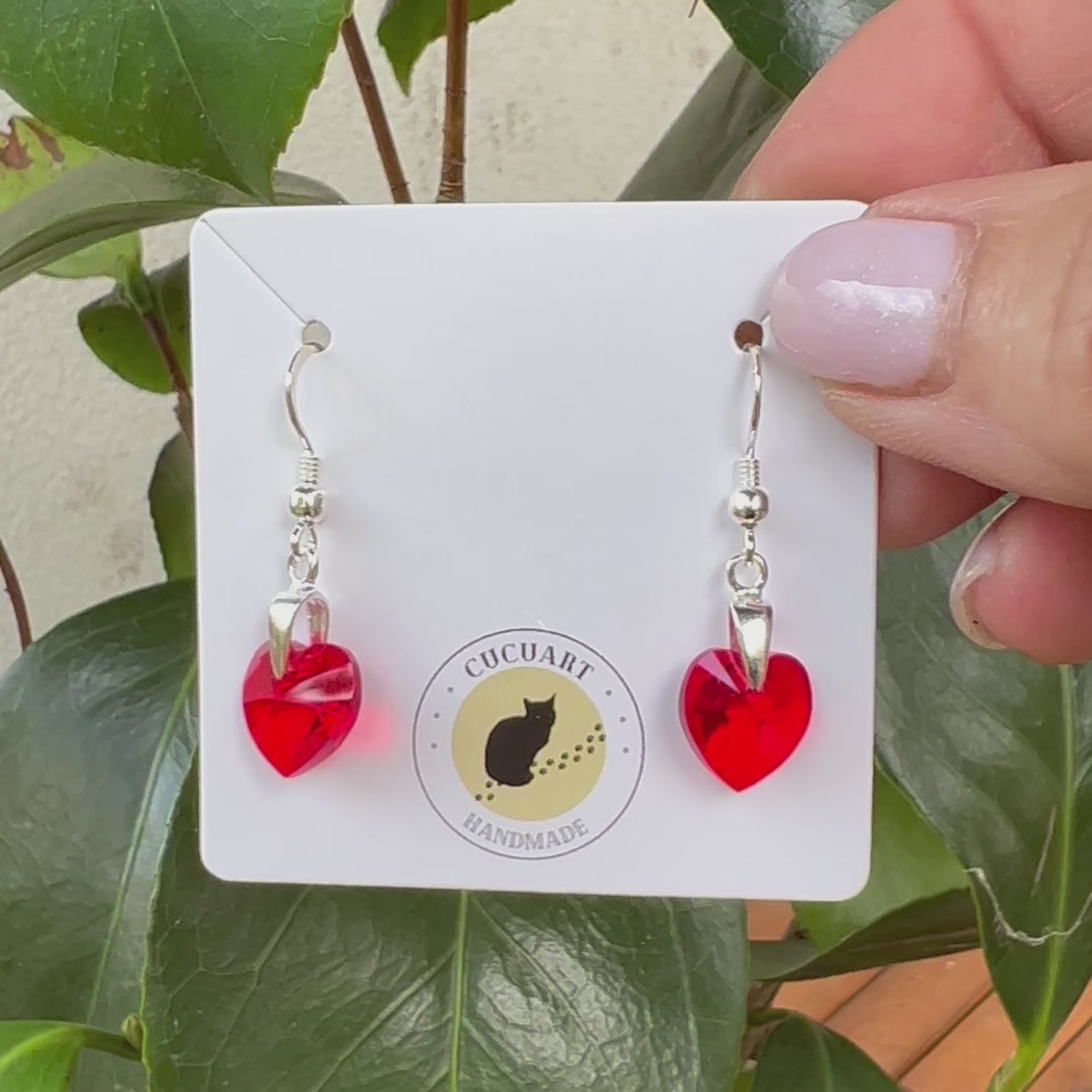 Pendientes de Plata de Ley y Corazón de Cristal Tallado. Plata o Plata Chapada. Hecho a mano por CucuArt