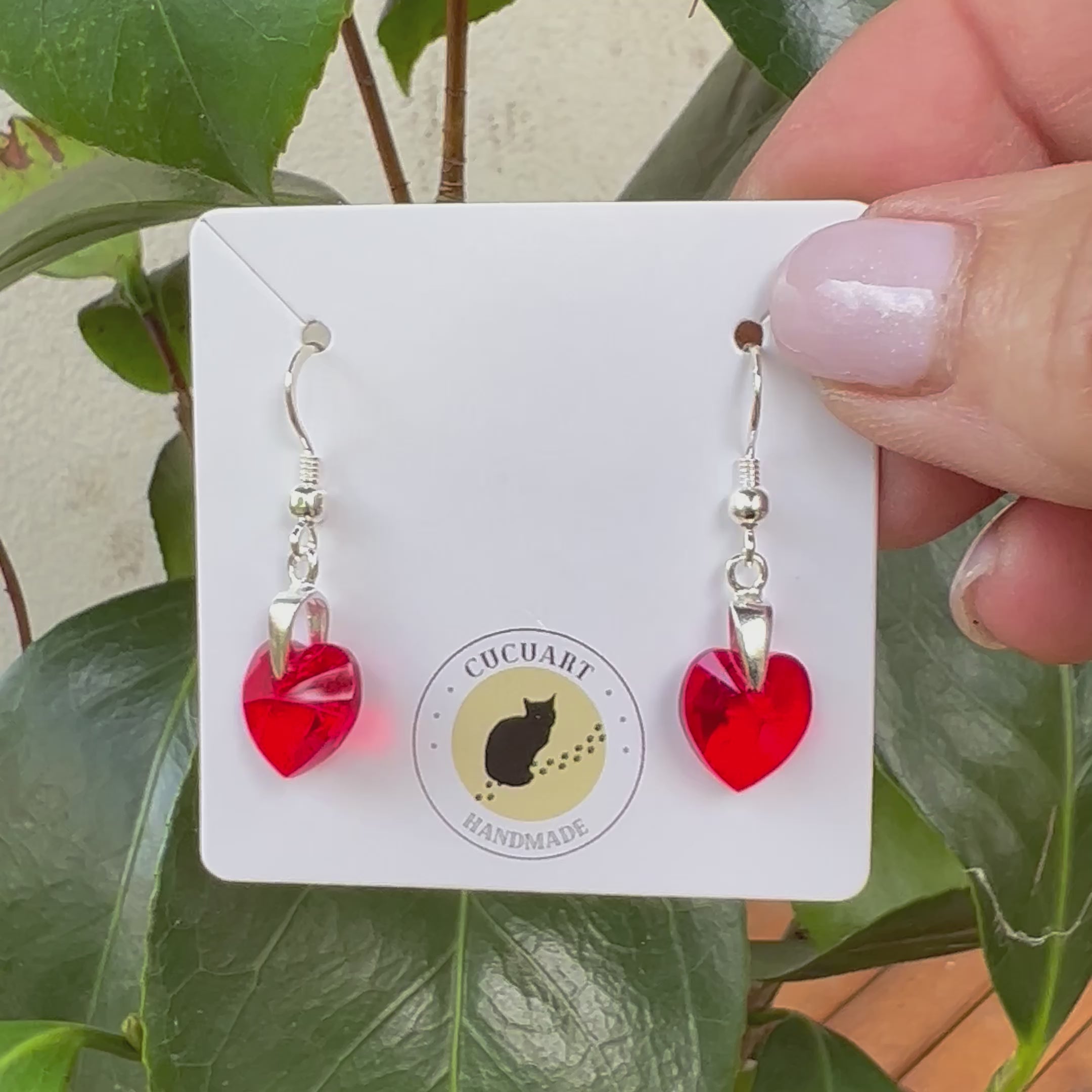 Pendientes de Plata de Ley y Corazón de Cristal Tallado. Plata o Plata Chapada. Hecho a mano por CucuArt