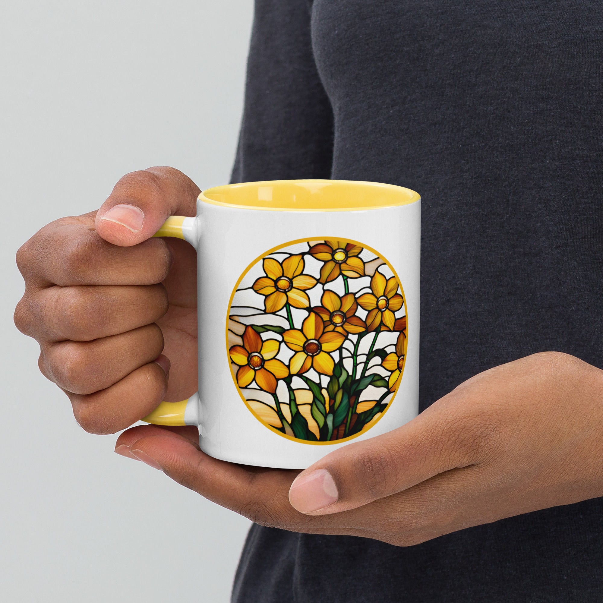 Vista de la taza cogida por el mango