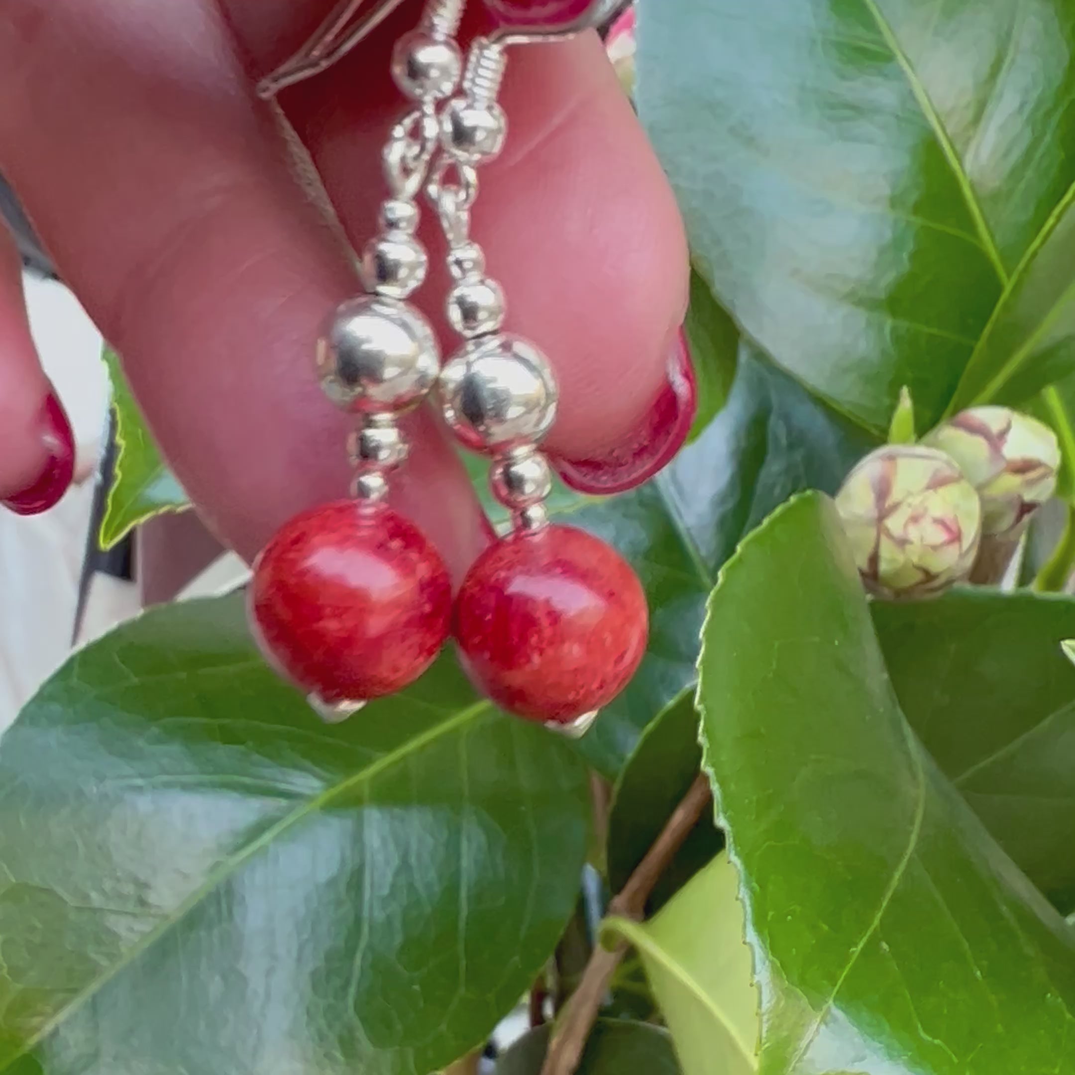 Vídeo con detalle de los pendientes