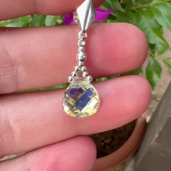 Vídeo con detalles de los pendientes