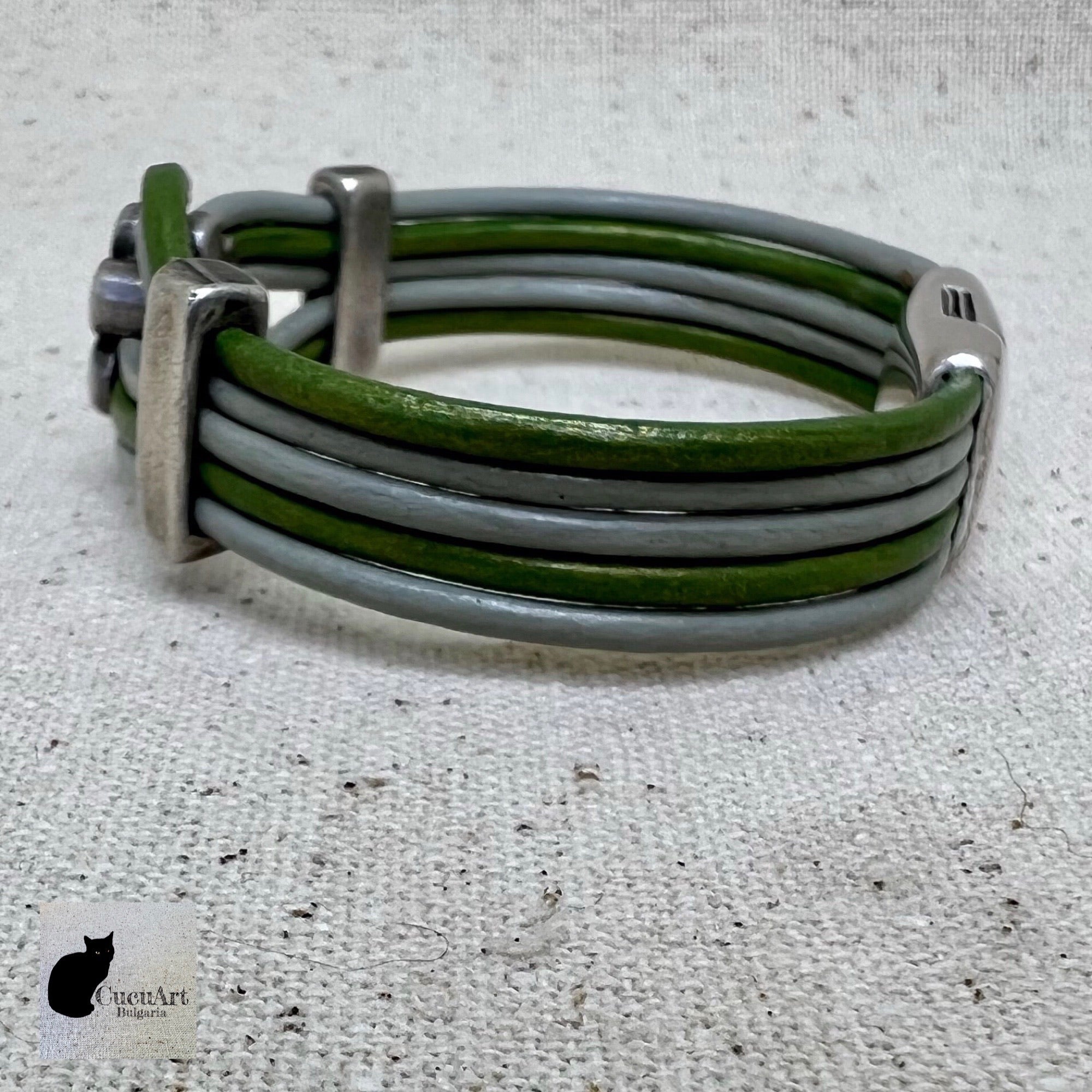 Vista lateral de la pulsera