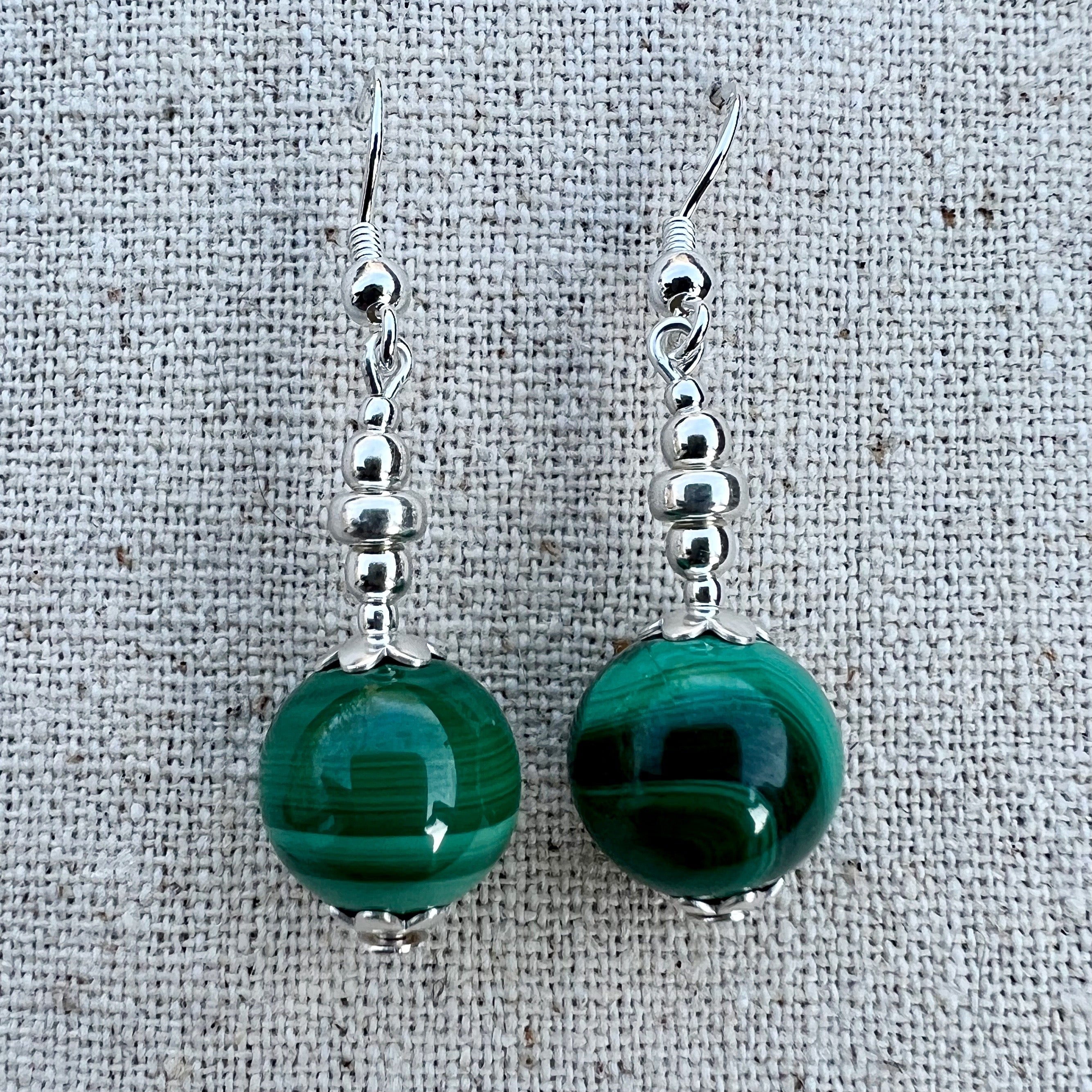 Pendientes de Malaquita y Plata de Ley. Hecho a mano por CucuArt - CucuArt