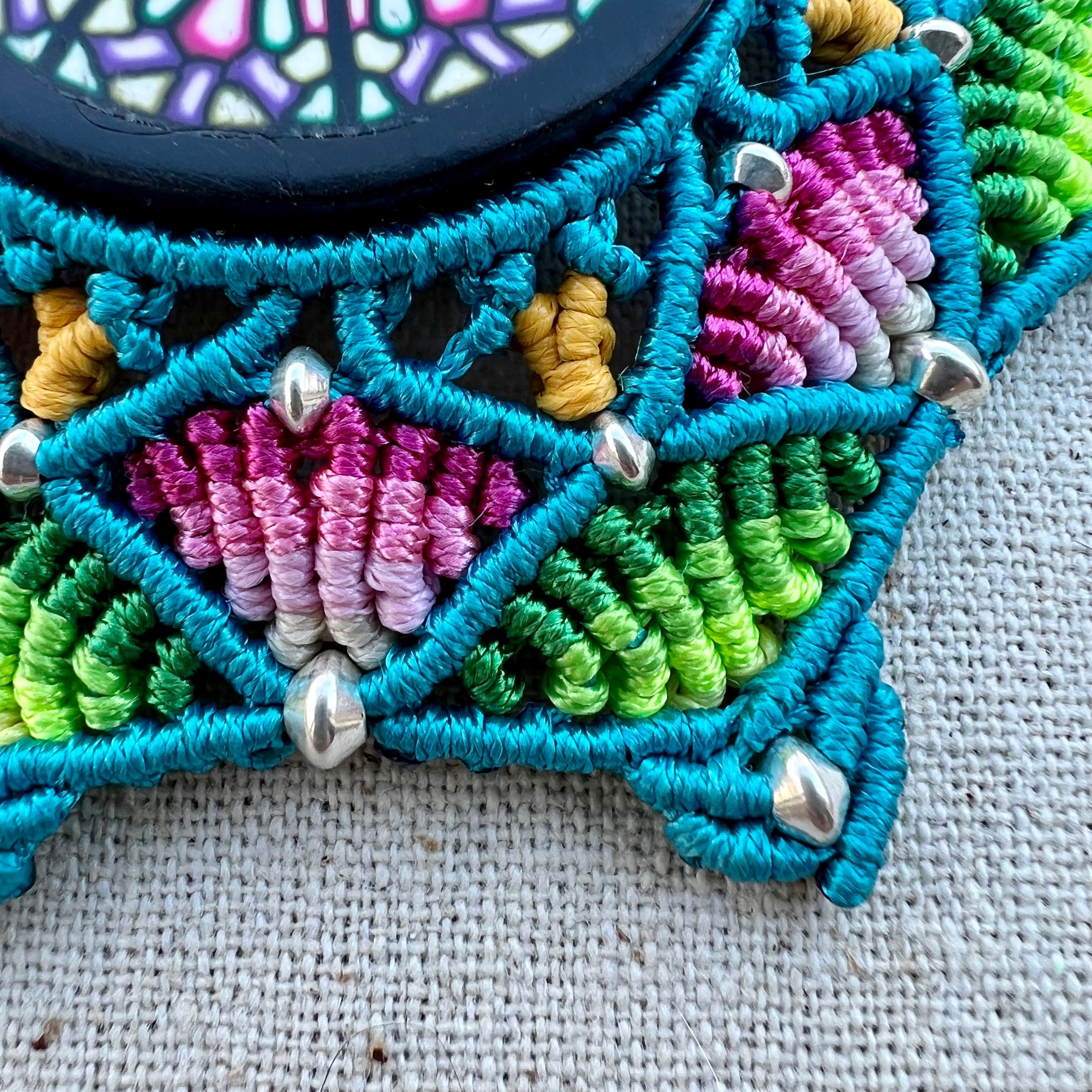 Detalle del trabajo de macramé