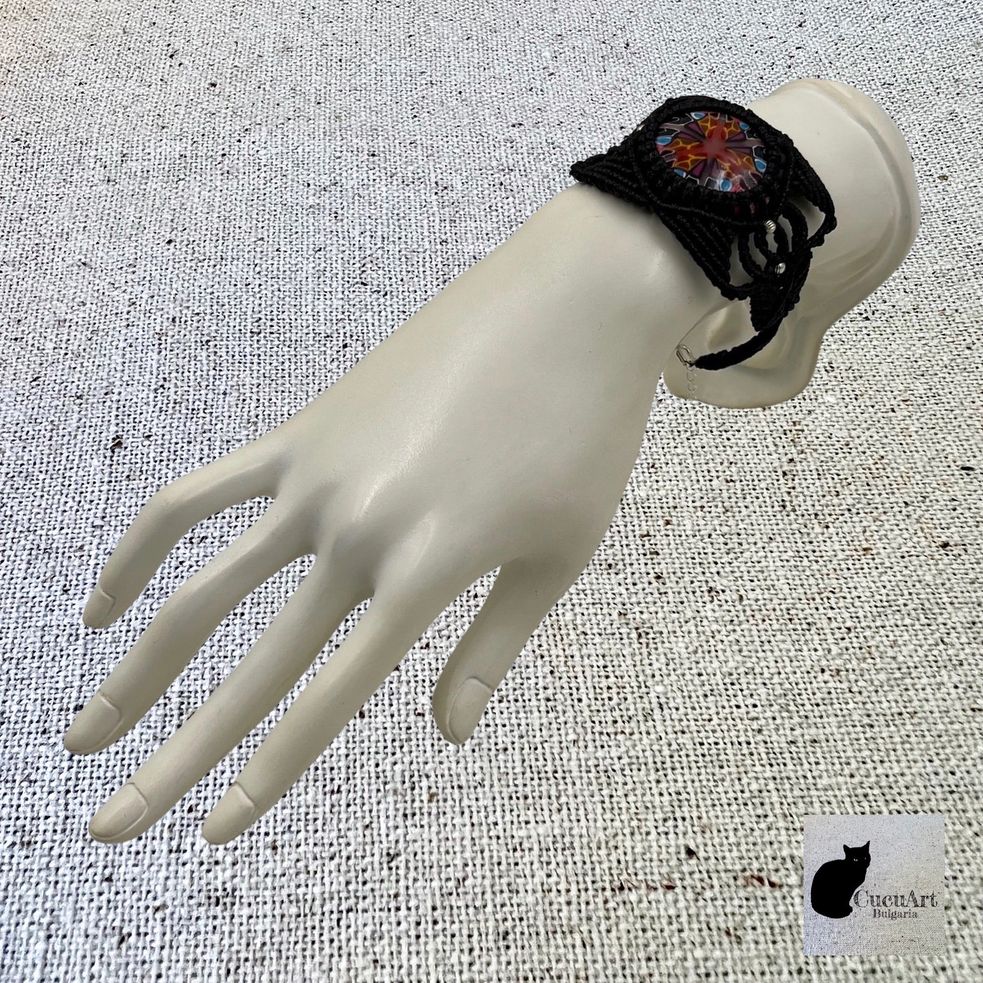 Vista de la pulsera sobre maniquí