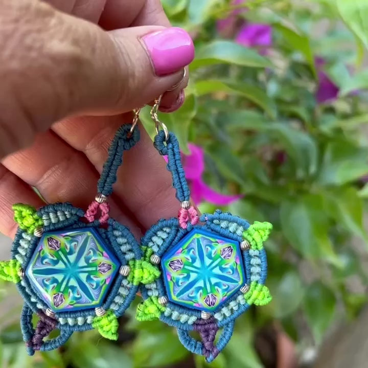 Vídeo con detalles de los pendientes