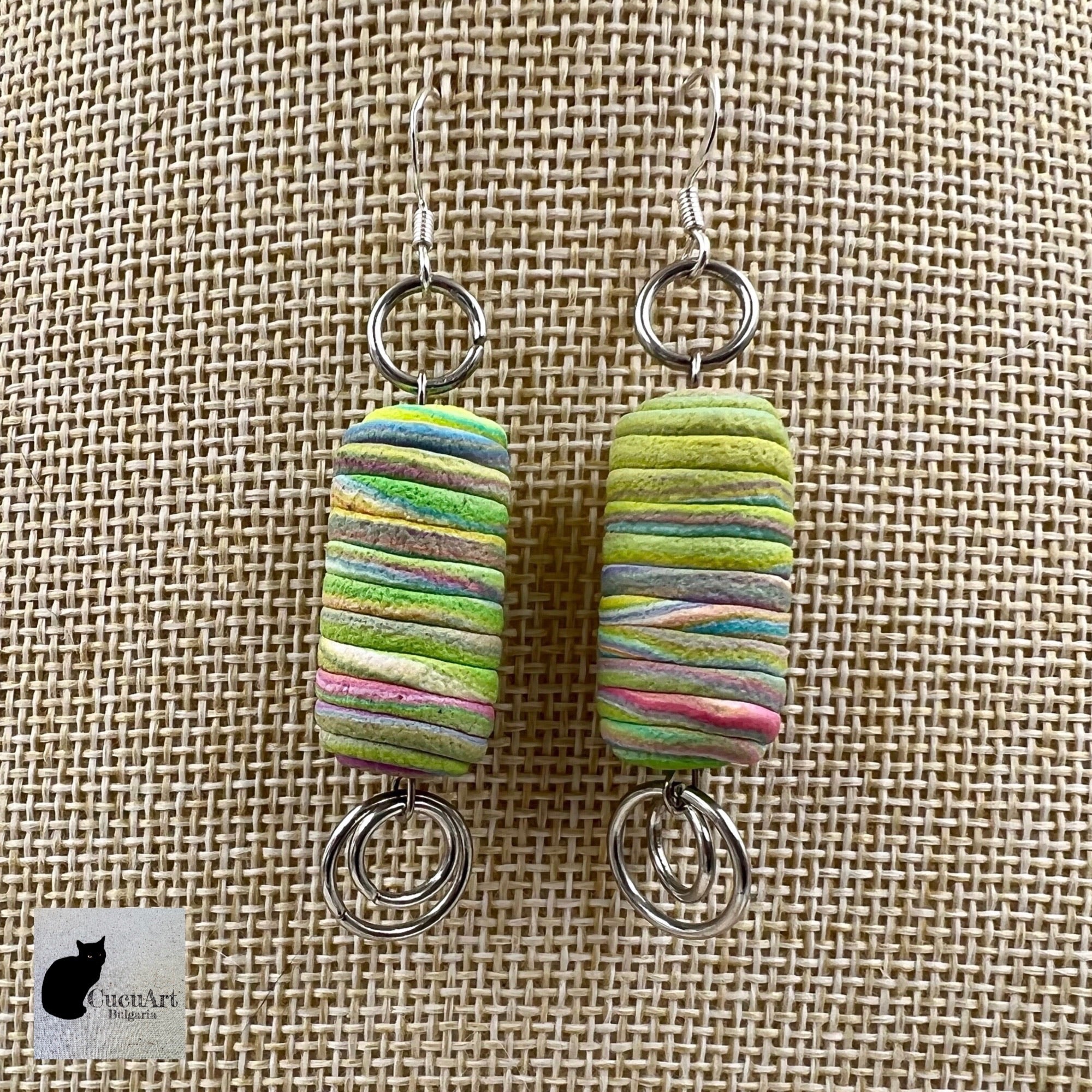 Vista frontal de los pendientes