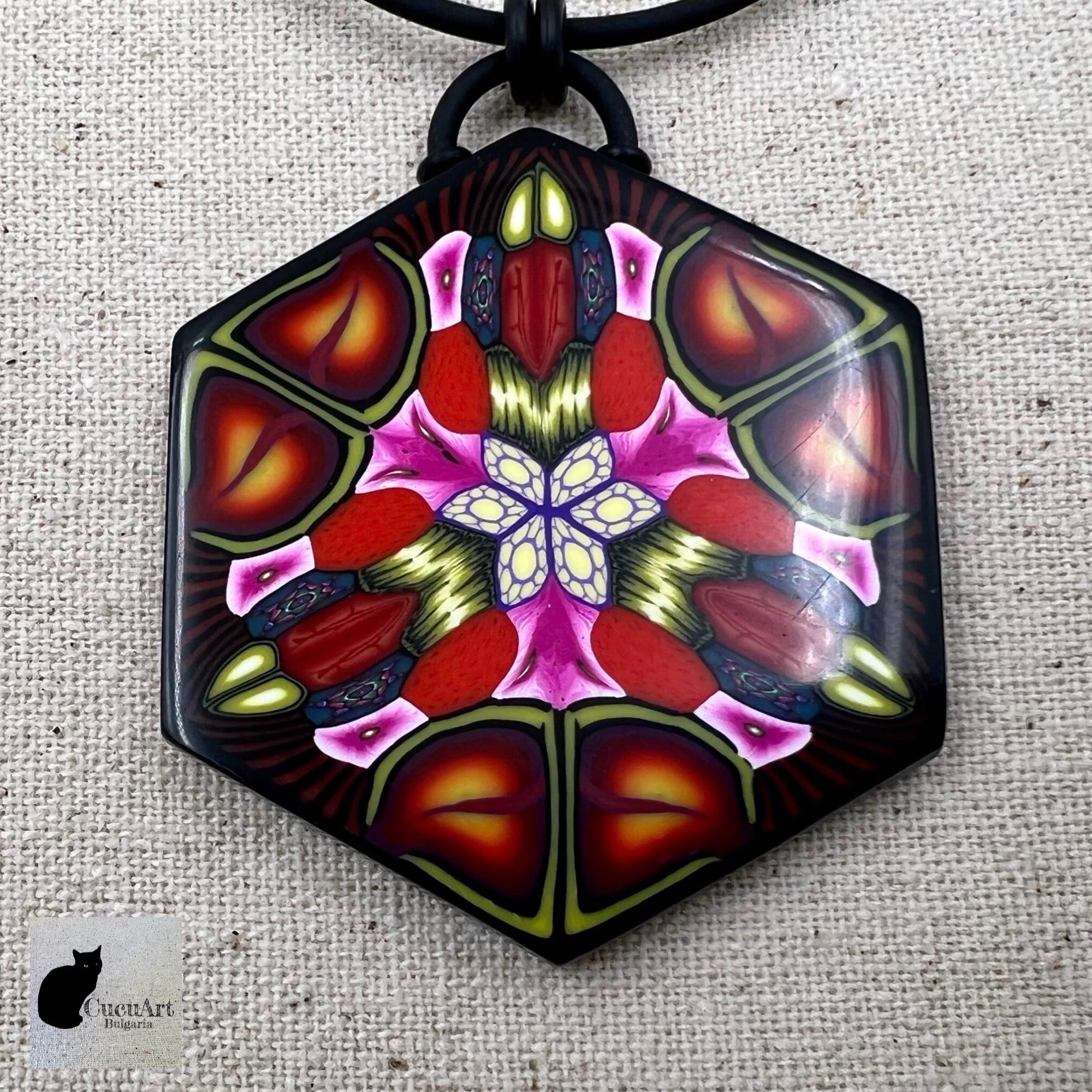 Detalle del colgante de arcilla polimérica