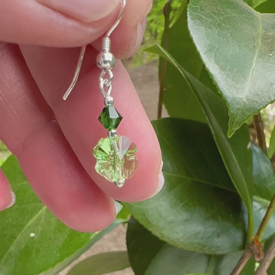 Vídeo con detalles de los pendientes