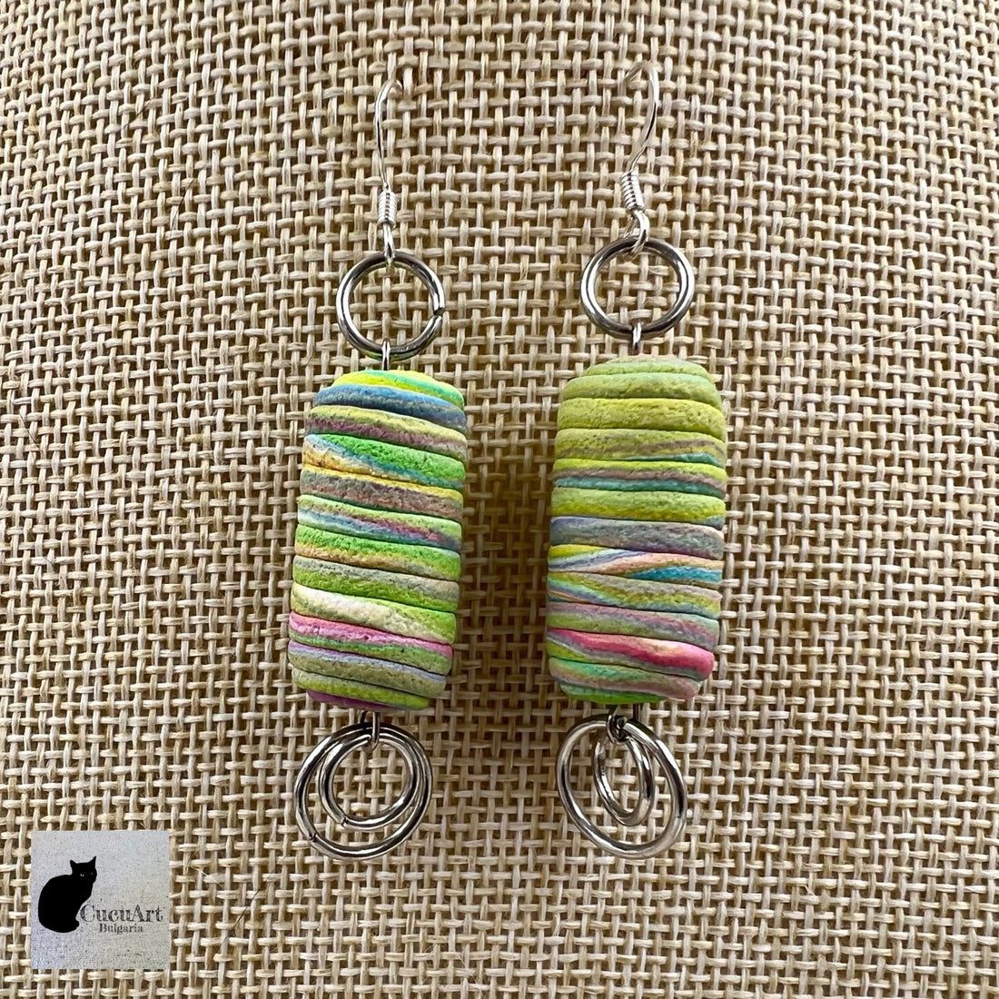 Vista frontal de los pendientes